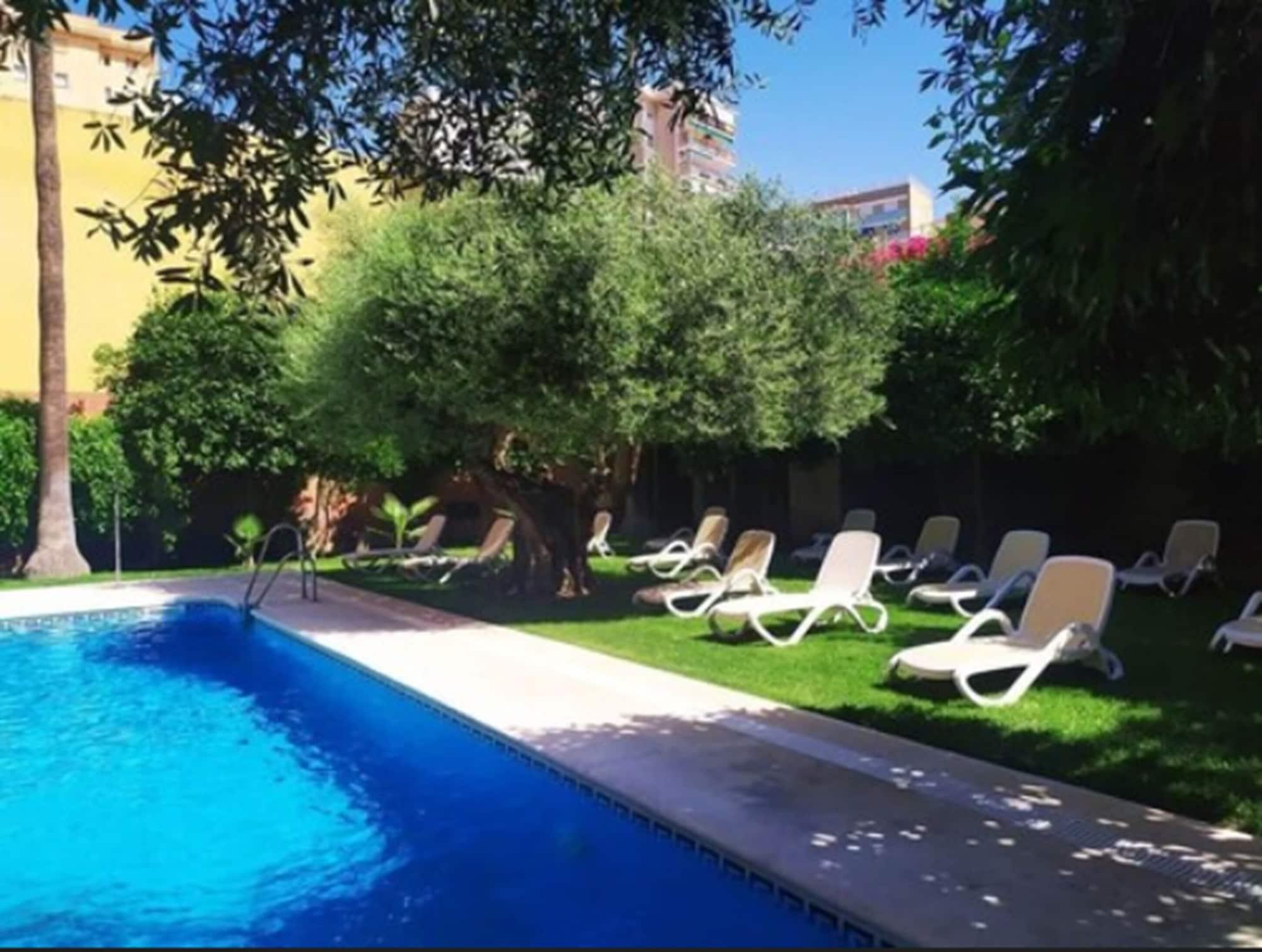 Aacr Hotel Monteolivos Seville Luaran gambar