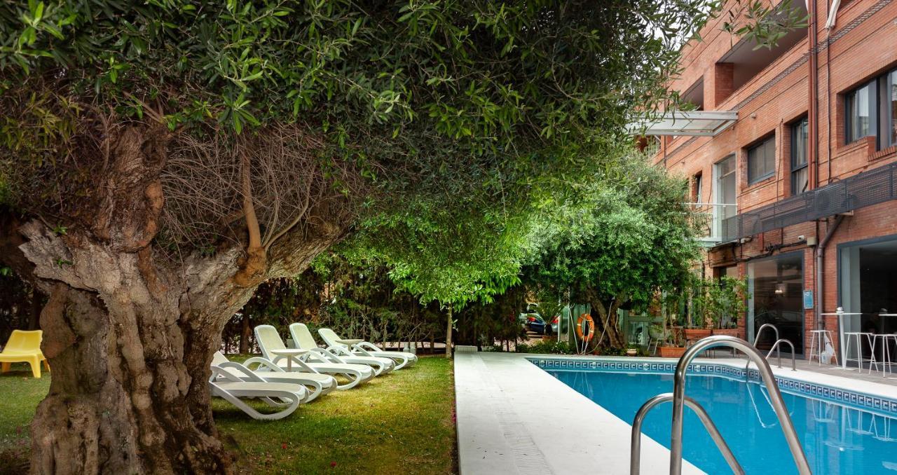 Aacr Hotel Monteolivos Seville Luaran gambar