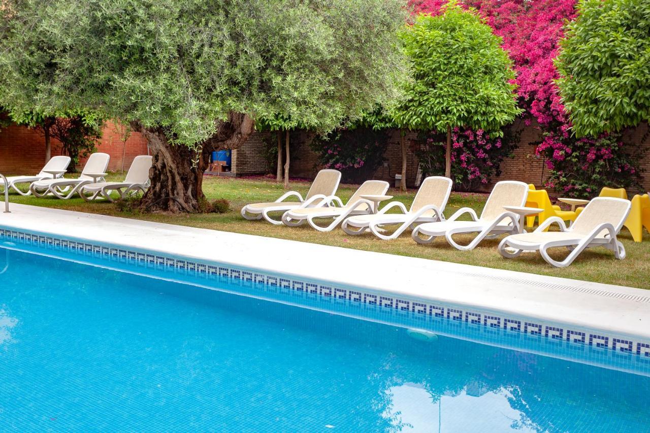 Aacr Hotel Monteolivos Seville Luaran gambar