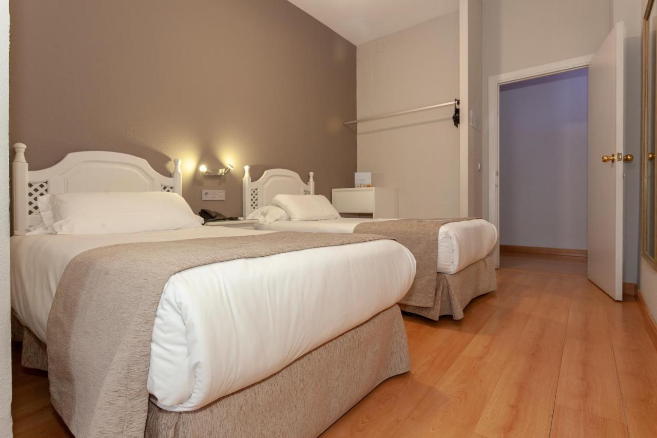 Aacr Hotel Monteolivos Seville Luaran gambar