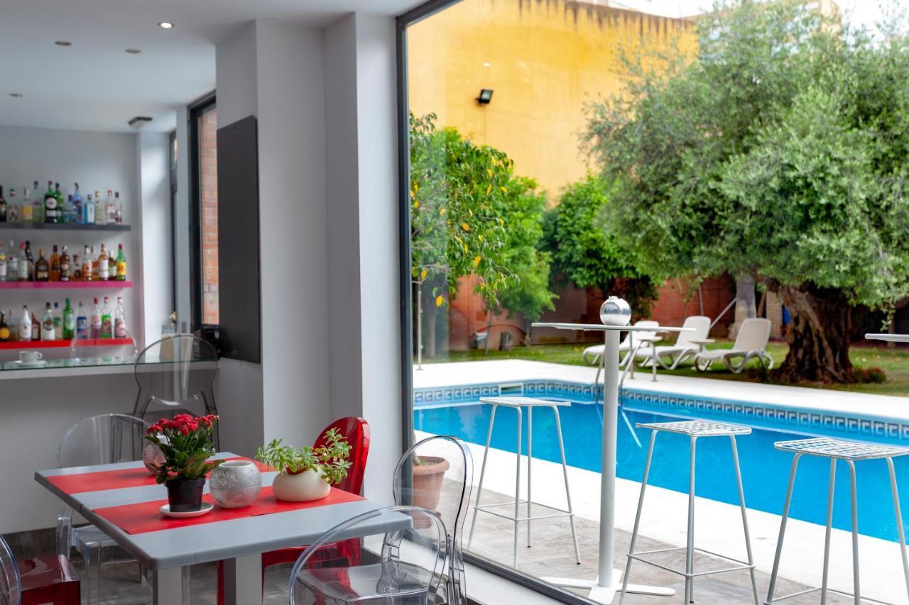 Aacr Hotel Monteolivos Seville Luaran gambar