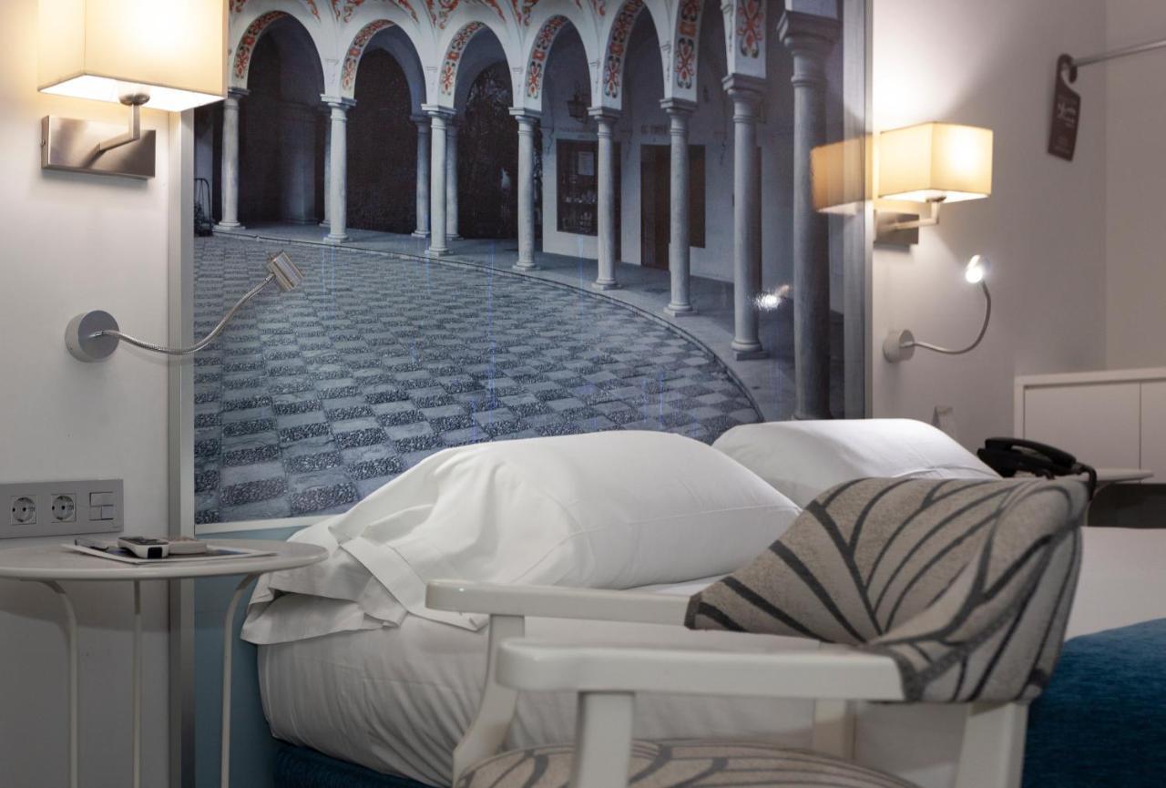 Aacr Hotel Monteolivos Seville Luaran gambar